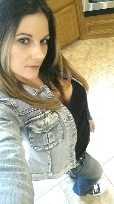 What's up peeps? #selfie https://t.co/pJNRb9vnEs<a href="/tag/selfie"class="tags">#selfie</a>