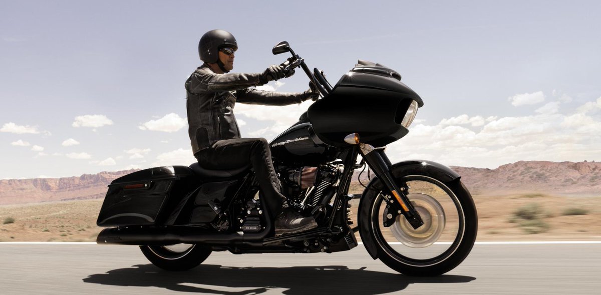 NomadasCustom's tweet photo. If more is what you want, more is what you’ll get w/ H-D #ScreaminEagle Performance Parts. https://t.co/PVYaAHOeA8 https://t.co/fPQQXNcSD0