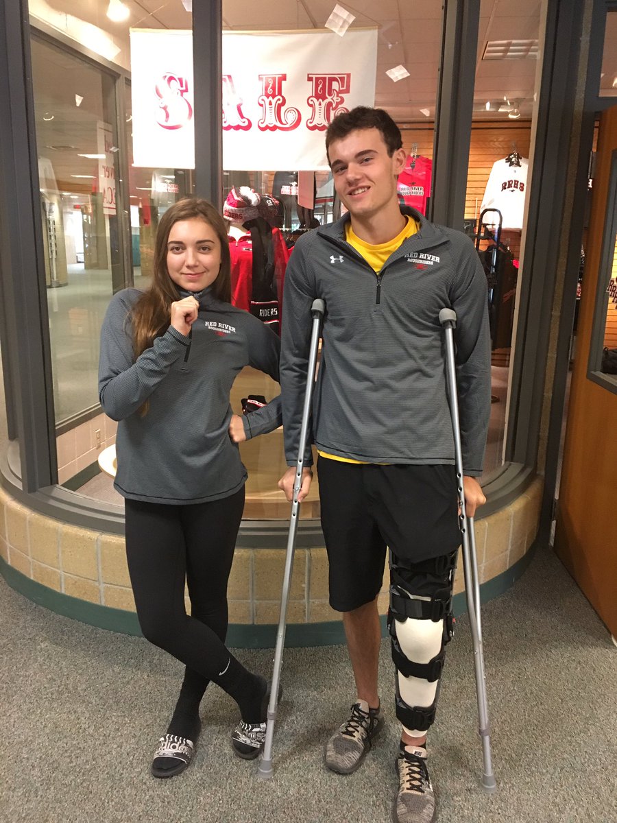 TWITTER CONTEST! RT this tweet + follow us for your chance to win this Under Armour Quarter Zip! (Men's &amp; Women's sizes)