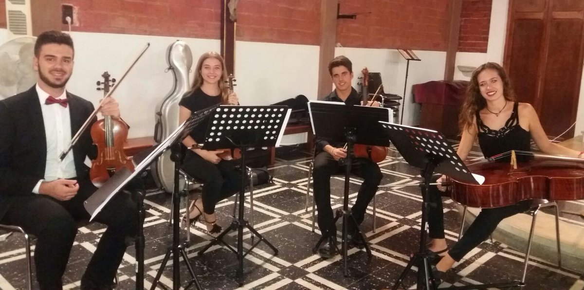 ArtArcum's tweet photo. Boda en Algemesí🎶 https://t.co/JIU1plkXdh