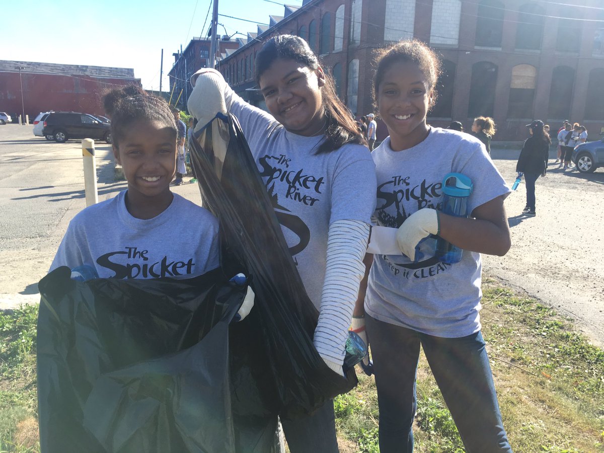 esperanzaacad's tweet photo. The girls had a blast at @GndwkLawrence's #SpicketRiverCleanUp. What a fun way to get involved in our community! https://t.co/megFaHk1VY