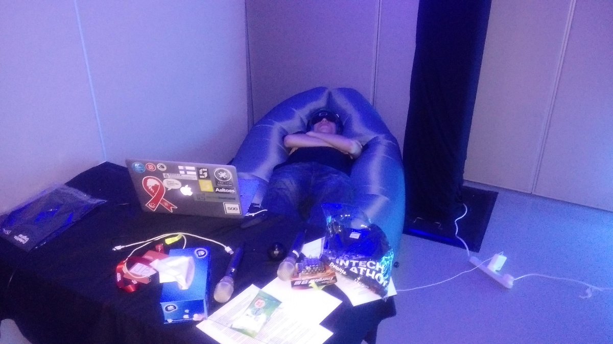 Jnbarberis's tweet image. Eat, code, sleep #fintech #fthackathon