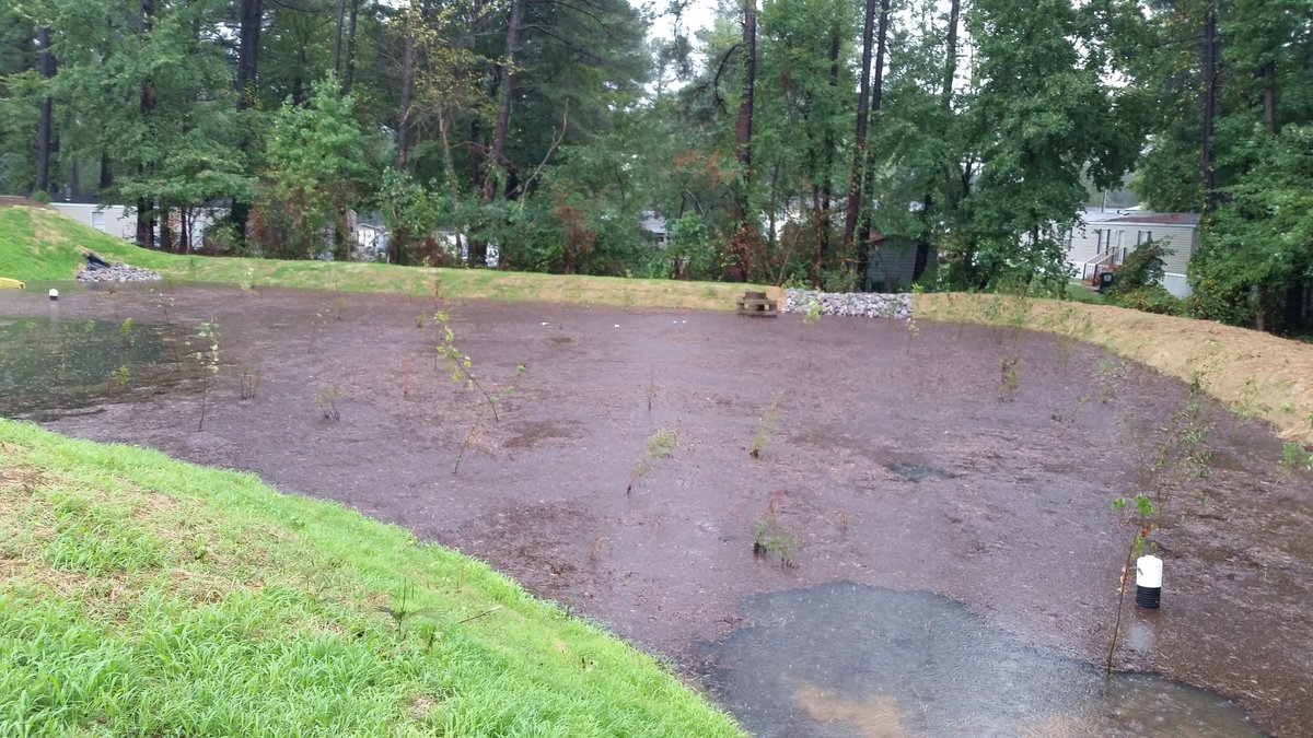 KrisBassEng's tweet photo. Rainy day here a good timw to check out a new stormwater device... #stormpros #stormsrus https://t.co/e3g2jlUE2D