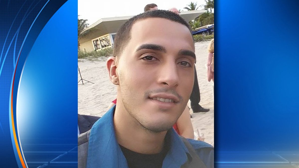 Former Marine fatally shot during carjacking in Miami Gardens bit.ly/2cNBGMO?utm_me… https://t.co/Lv2d6FbpJY