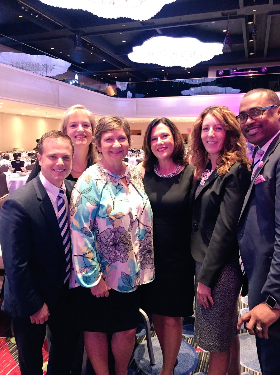 Celebrating Mary McLaughlin and her @WICT 2016 Women to Watch Award <a href="/JeffSeidenfaden/">Jeff Seidenfaden</a> <a href="/marymclaughli10/">Mary McLaughlin (she/hers)</a> <a href="/ComcastBeltway/">We've Moved ⏩ @Comcast</a>