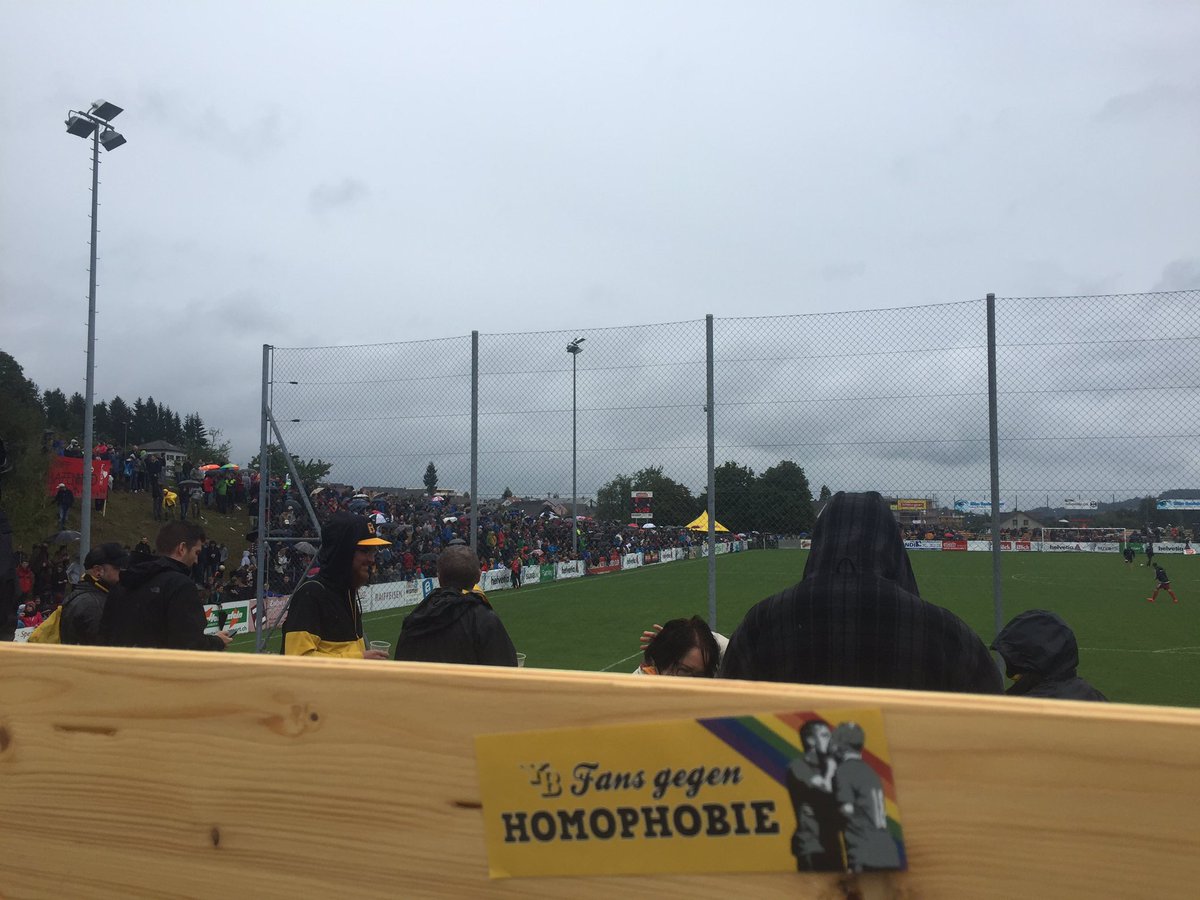BSC_YBFgH's tweet photo. Neulich beim @FCBazenheid: #YBFgH on Tour! #BSCYB https://t.co/g12p8Uo3at