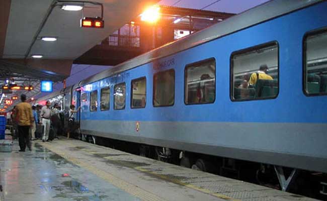 ndtv's tweet photo. Railways to launch 'Yatri Mitra Sewa' at major stations https://t.co/388nmAAs3x https://t.co/qK7VdqWv8d