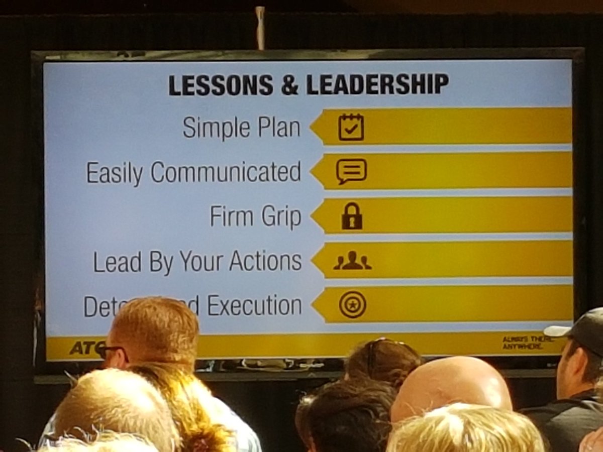 AntaraKeelor's tweet image. Nancy Southern addresses students at SAIT on Lessons in Life and Business @SAIT @ATCO  #ExecSeriesSAIT