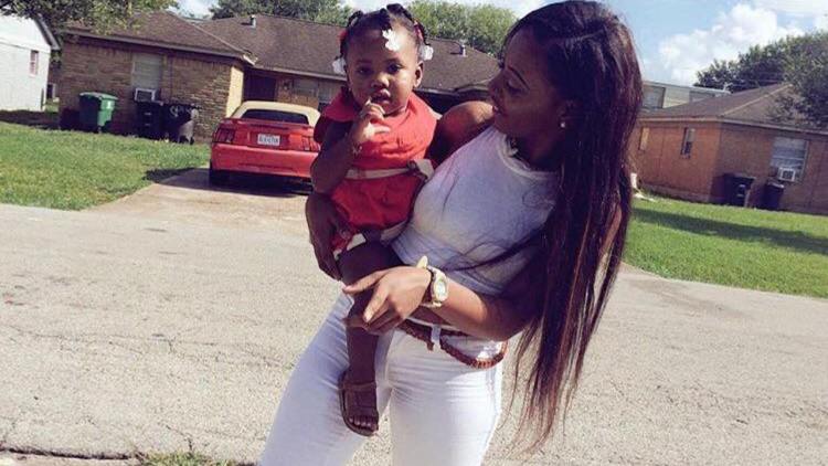 newsone's tweet photo. #RIPKendra: The 19-year-old was killed during a drive-by-shooting, here is everything we know about her https://t.co/BDdtsmCDsE https://t.co/rzPwC4KyxL