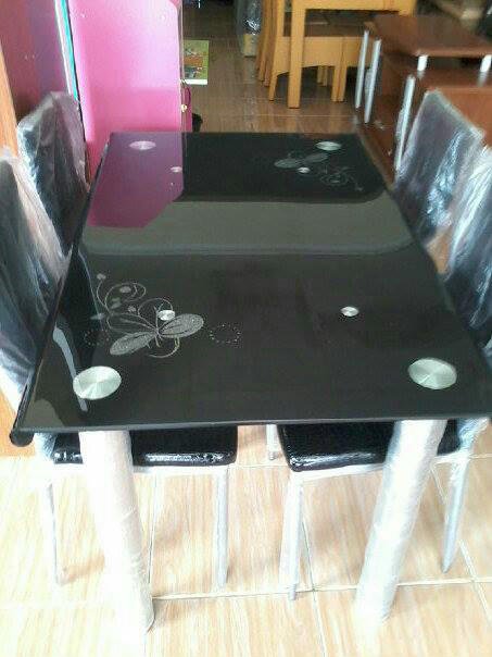Meja Makan ukuran 90 x 130 yg minat DM aja ya, utk harga dibawah harga toko2 meubel, utk reseller diksh harga khusus