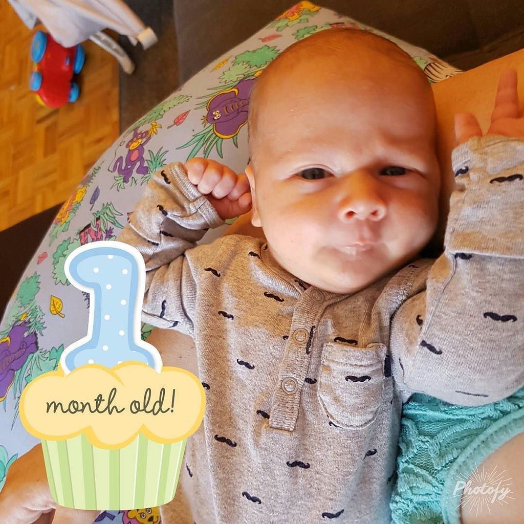 CurvaceousNurse's tweet photo. How is this little man a month old already? Love this squishy little face! #35weeker #litt… https://t.co/cEUQL21SuD https://t.co/3IJFtsTCKU