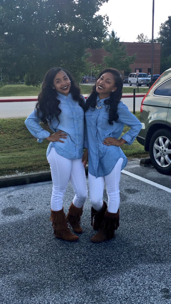 RockdaleHigh's tweet photo. Congrats to our #TwinDay Winners!! 

Tomorrow is Tacky Day! Let's see what you got, Bulldogs! @RCHSco2017 @RchsJun18rs #SpiritWeek https://t.co/Z5ppzU0UMD