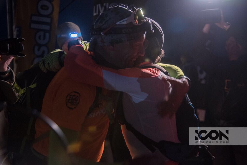 superBerto71's tweet image. #galleria @ecorace @IconXtri Supporteam @CattoiD @SCecini mia moglie #orca #vittoriatyres #smith #alpenvillagelife