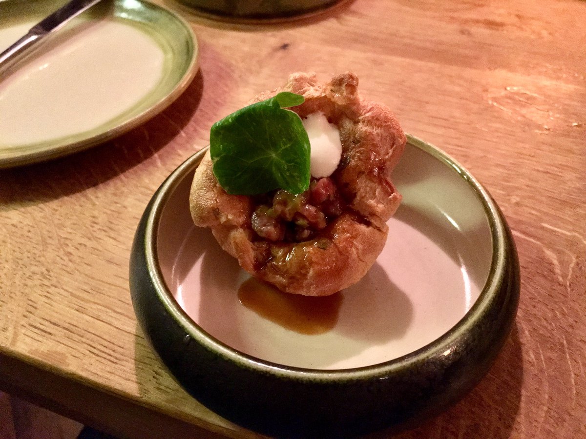 Now THIS ladies and gentlemen is what I call a sheer delight of a pre-meal snack: mini Yorkshire pud with steak tartare(!). Review to follow