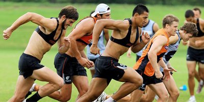 브라입은 부팀장님과 그걸 즐기는 팀장님
"S.T.R.I.K.E! Volume up!" 

(심박수 측정을 위해 착용하는 스포츠웨어라는데... 사진보고 롤린스 입혀주고 싶었음)