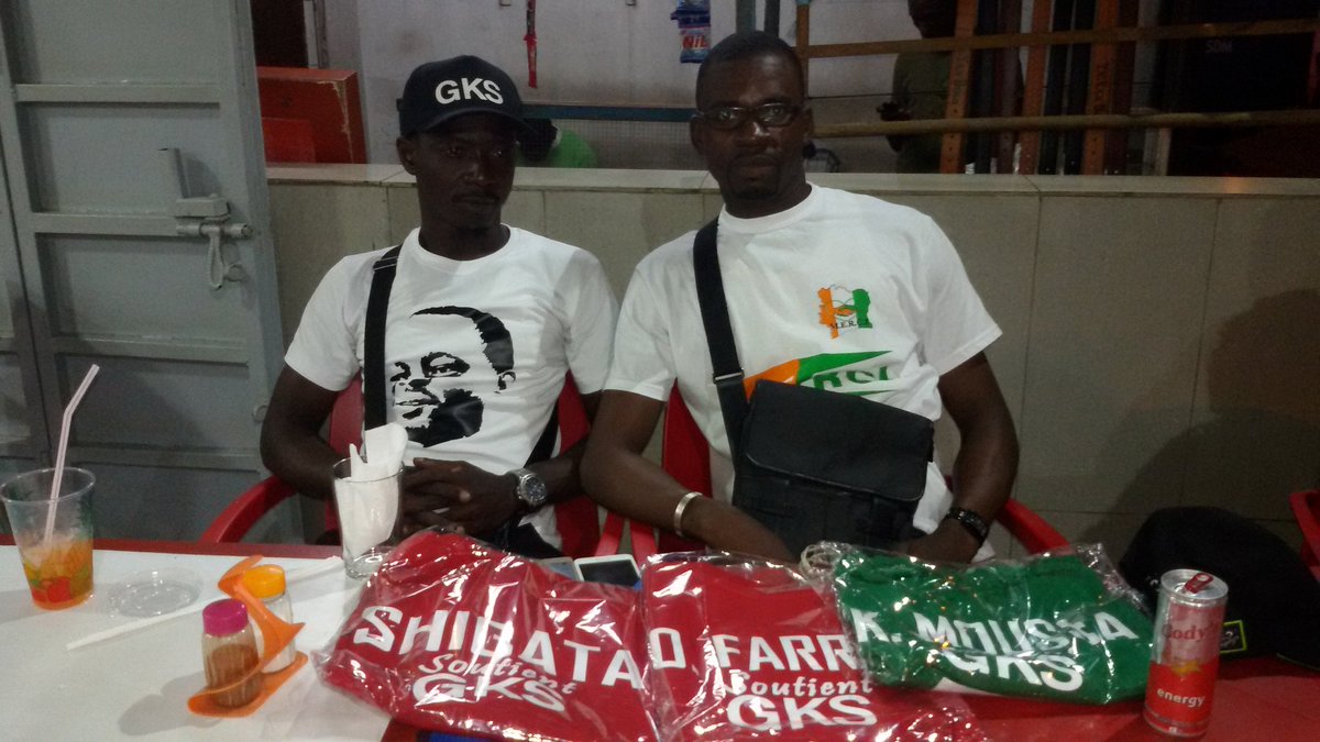 oafarran's tweet photo. Avec Madess Lelo #19sept2002 @SOROKGUILLAUME @husseinkouame @Alainlobog @kntm2003 @MERCI57466070 https://t.co/acM9Ua1fq1