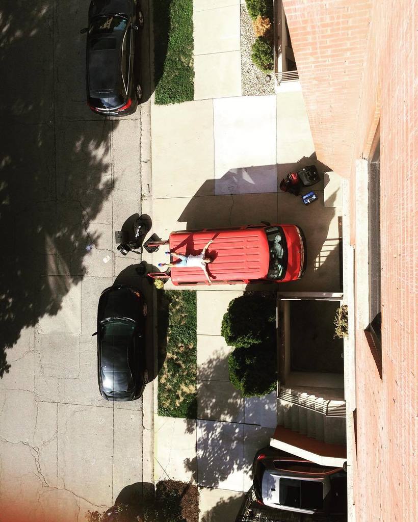 iamcalebhawley's tweet image. Saved by the van.  Photo cred: @yesbergerplease #bandvan #save #chicago