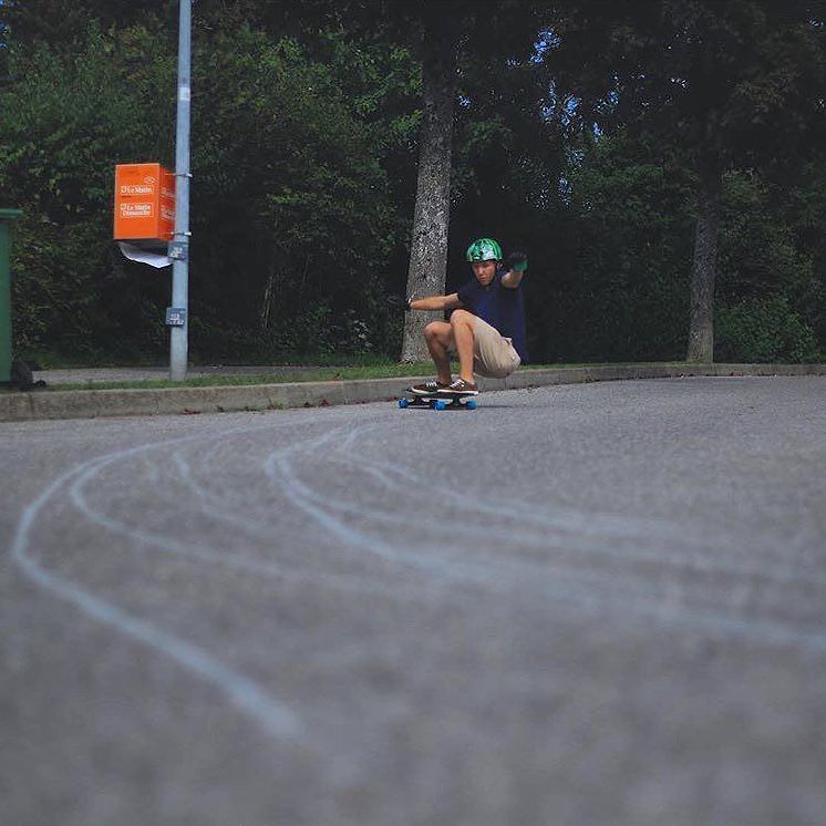 CloudRideWheels's tweet photo. Squatters with @brian_s_a and the 83a Mini-Ozones #freeride #slide #thanelines #miniozone https://t.co/qheYxMQUiR https://t.co/e2Sn09NPVo