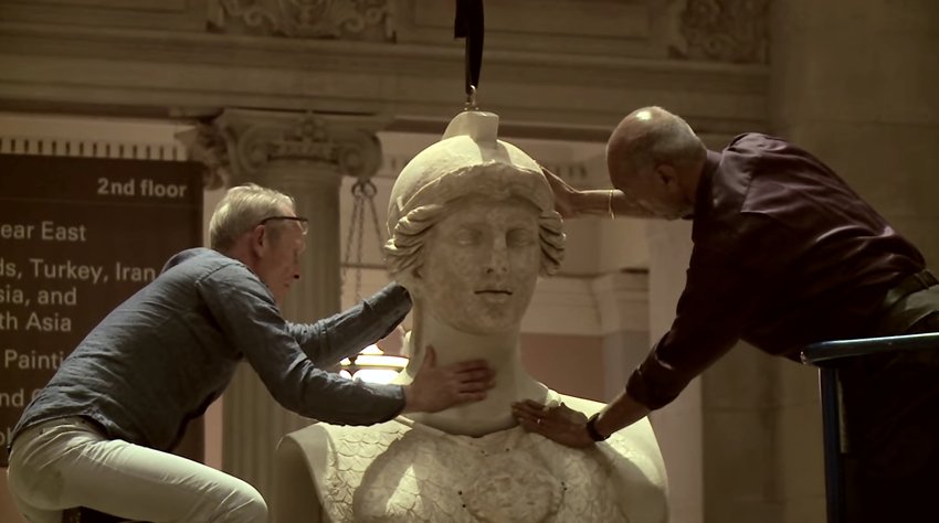Slate's tweet photo. How a giant ancient Greek sculpture gets installed at a museum: https://t.co/Cl8PBBHhdV https://t.co/eNrZ94Es4q