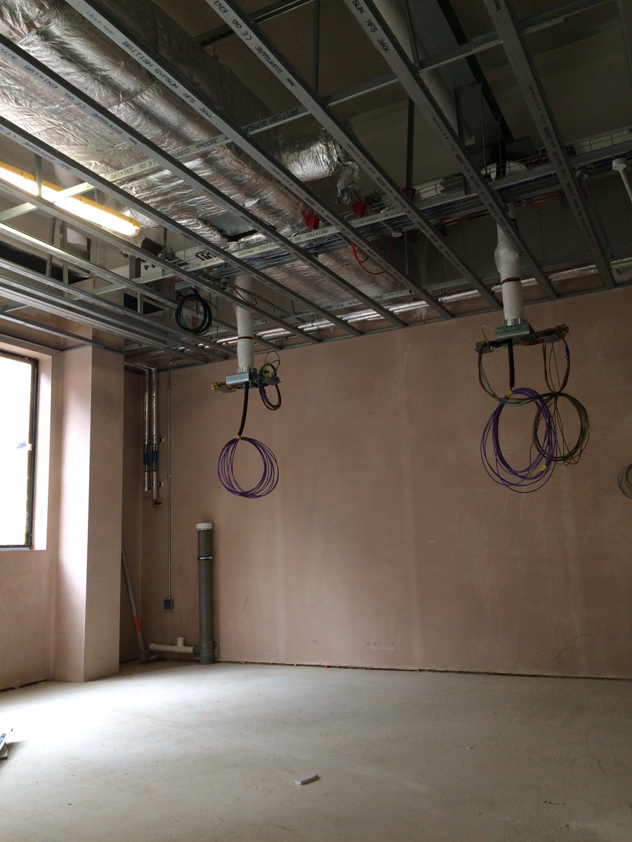 BTHFTnewwing's tweet photo. @BAMConstructUK @NGBaileyUK holding ceiling review in new ICU today. Great to see good team working....ceilings being fitted very soon! https://t.co/j3HSylYNzp