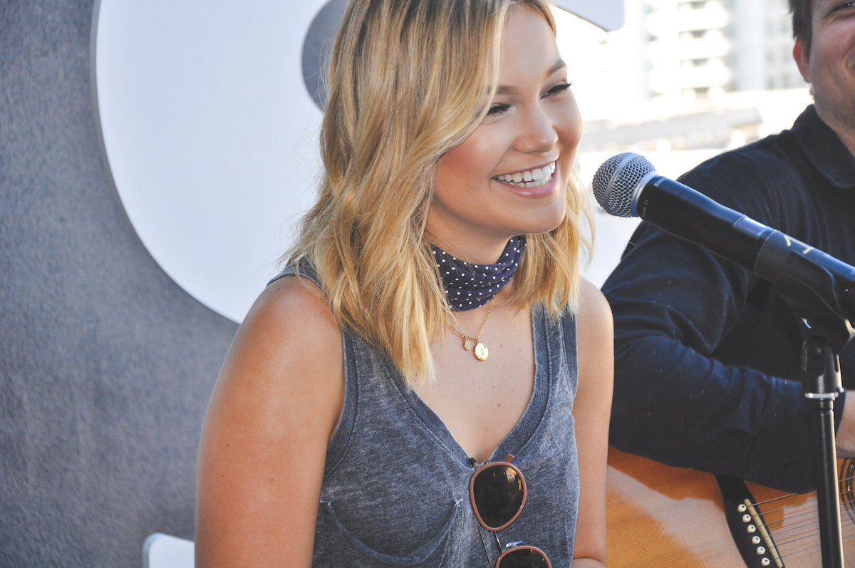 olivia_holt's tweet photo. " And now our hearts want moreβ #MusicMonday #OliviaEP https://t.co/ANd8yFzDG2 https://t.co/oNeHc3ZpTI