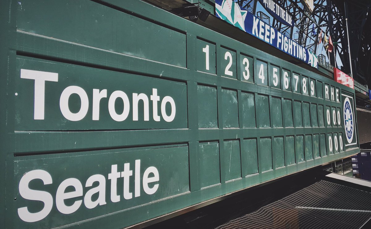 Th biggest series of the year begins tonight. And you can be there. 

RT this tweet for a chance to win four tickets. #KeepFighting