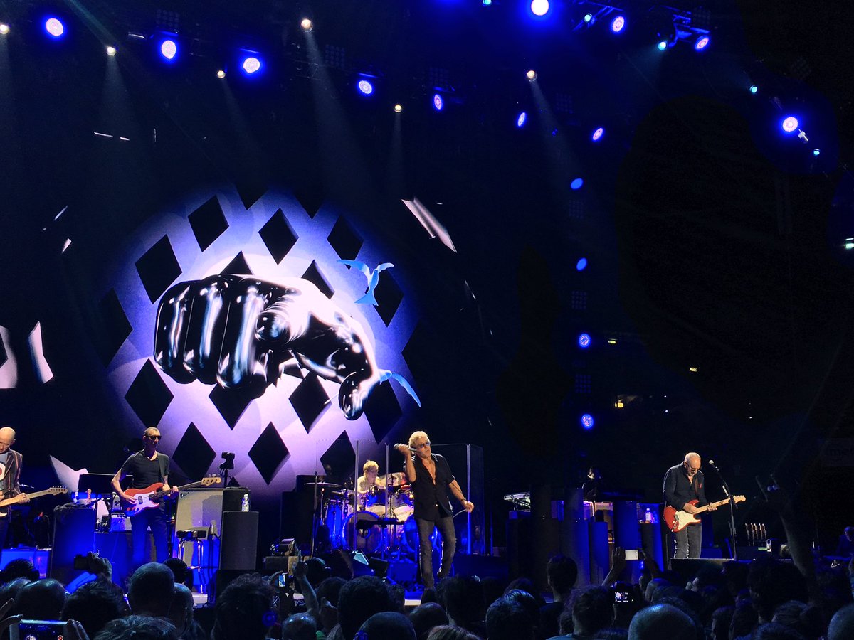 Pauvre_Lelian's tweet photo. ...I can't explain!...@TheWho #BackToTheWhoTour live in #Milan #TheWho https://t.co/NGCaMQ21ff