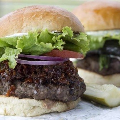 _thurbermingus's tweet photo. @TCU #students we have $1 #beer every #Thursday from 6-close, paired  with one of the #best #burgers in #Texas, fun https://t.co/RphGUsR888
