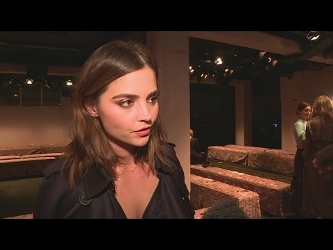 Victoria star Jenna Coleman loves Burberry period-inspired runway WATCH at: friendlydb.com/item/9403598/v…