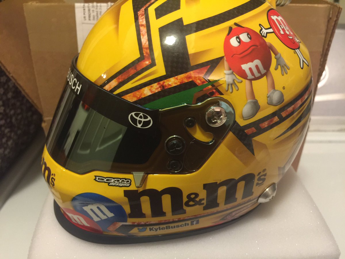 badfast18's tweet photo. Great mail day! @KyleBusch @KBwebteam @mmschocolate @BEAMdesigns @JoeGibbsRacing #RowdyStyle #KyleBusch #BeamDesigns https://t.co/H0EHeNZ7uX