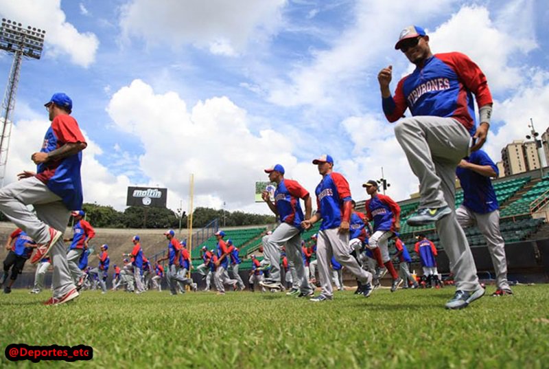 Deportes_etc's tweet photo. #Tiburones de La Guaira arranco su pretemporada para la 2016-2017. #LVBP ⚾️
https://t.co/NaqT4uHsVu https://t.co/fsIr6rj10o