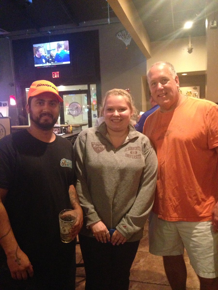 FoxSports_1280's tweet image. Some of our winners from @TCHooligansBar trivia! Thanks for playing! #roc