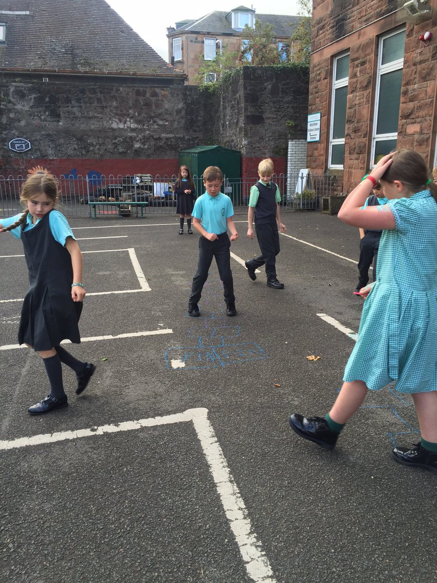 MrsJennaBoyd's tweet photo. Taking active spelling outdoors 😀✍🏻⛅️👫

#p5b #hopscotch #chalkwriting
#hoopaword https://t.co/t2EP29OTvs