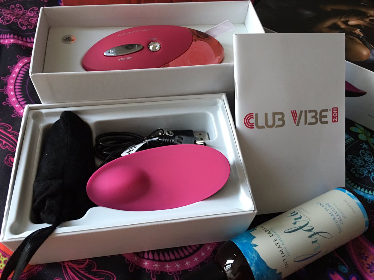 KatelynnKoi's tweet photo. New #toys! #ohmibod #womanizerpro #vibrators @Flirt4FreeGirls @OhMiBod #spoiledrotten https://t.co/eMLo3aIUHz