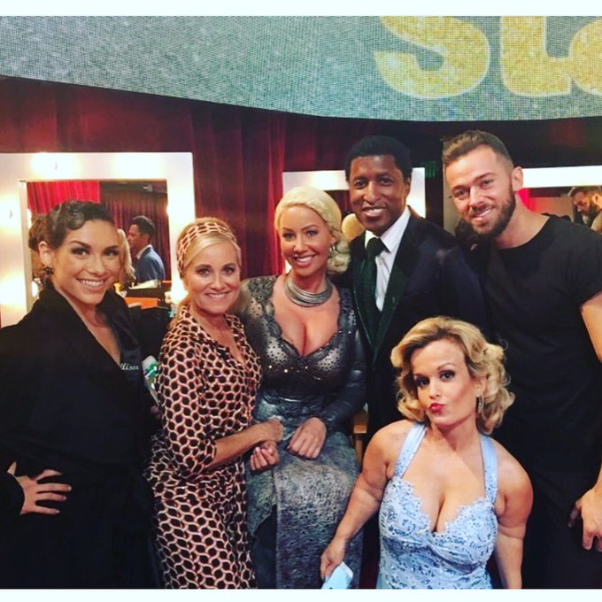 Make sure you tune in tonight! @DancingABC #dwts Vote for #teamspicysalsa @MaksimC X Muva! ??? https://t