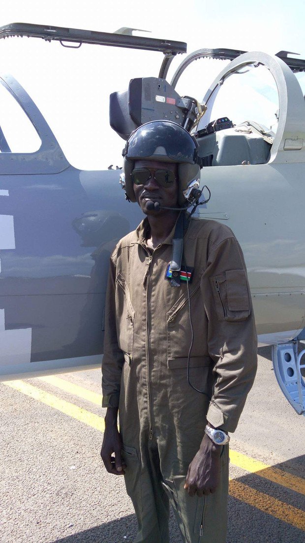 جنوب السودان بات يشغل طائرات L-39 Albatros CswIdk8XYAAG3Tl