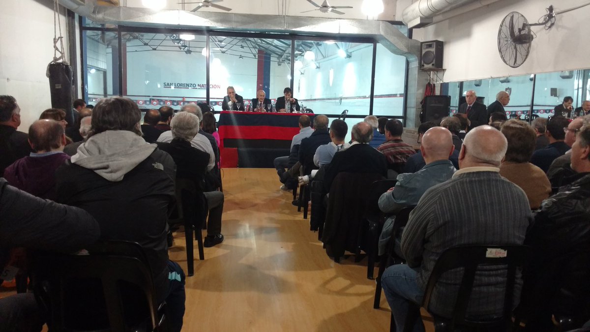 SanLorenzo's tweet photo. Se lleva a cabo en Av. La Plata, la Asamblea de Representantes de Socios. Se vota afirmativamente, por unanimidad, la reforma del estatuto. https://t.co/jf7XdKloWl