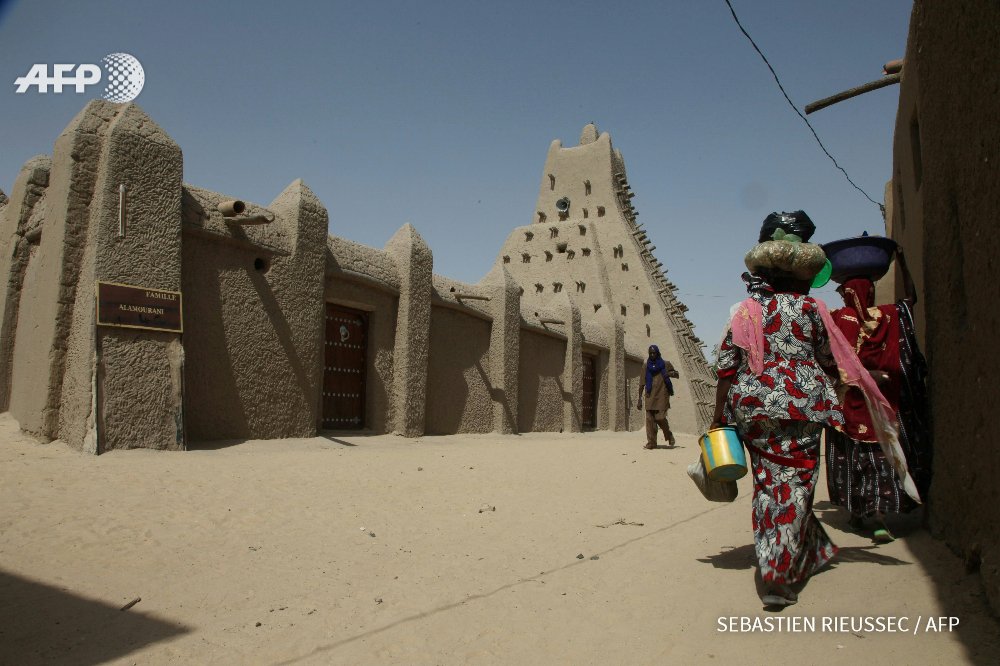 AFP's tweet photo. Mali unveils restored mosque nearly destroyed by jihadists https://t.co/MPmxkaG7e8 https://t.co/zA9ReveZvi