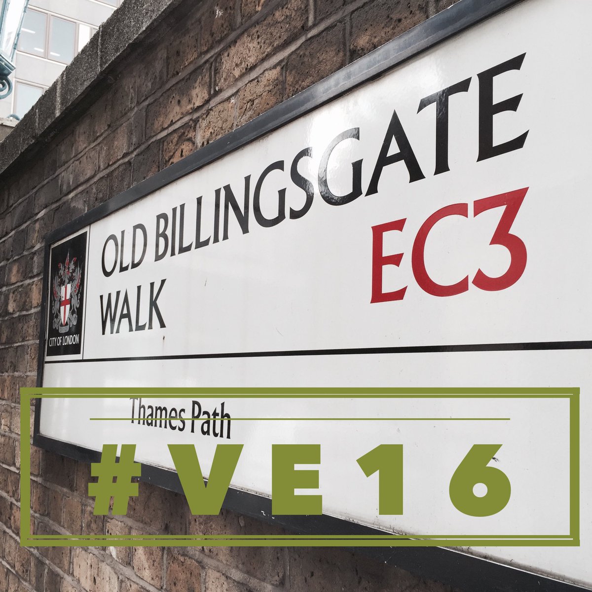 SuperBEuro's tweet photo. @squaremealvande @oldbillingsgate thanks for the #super helpful staff today we're set and raring to go...! #VE16 #smile #events #superbooths https://t.co/ZBCdVhkM6A