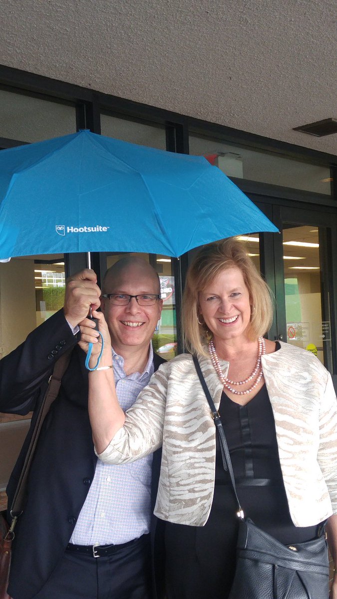 JKennedyGoogle's tweet photo. Rainy &amp; Fun day @hootsuite with CMO @hootPenny talking about Hootsuite integration w/ O365 &amp; CRM  #microsoftcanada https://t.co/mhZe301TJv