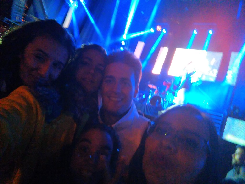 Tooo origina! Arroba orquesta Syra! <a href="/OrquestaSyra/">Orquesta Syra</a> #VivaLaTrupe