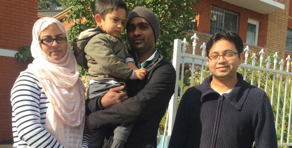 CQU's tweet photo. Find out how #CQUni's Shakir Karim is dedicated to being a good neighbour. #BeMag https://t.co/sV6XUg78f6 https://t.co/PJ63FEkxRT