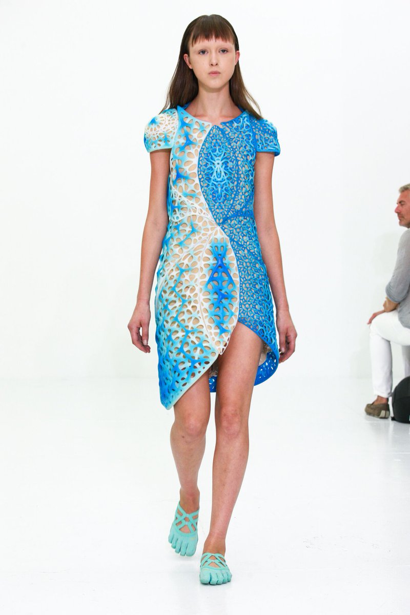 TheBloggerBabes's tweet photo. We love the printed design for @threeASFOUR/Travis Fitch during #NYFW. Model: Brooke Smith PC: @allklier #BBNYFW #PRvein https://t.co/4g4jI1c0pn