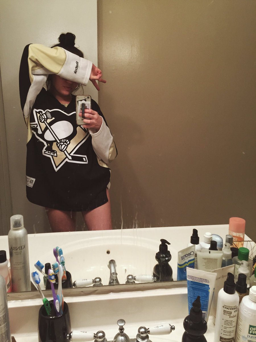 lilchelsx's tweet photo. #PITTSBURGHSTEEL💛🐧 https://t.co/X1znQNM5tn
