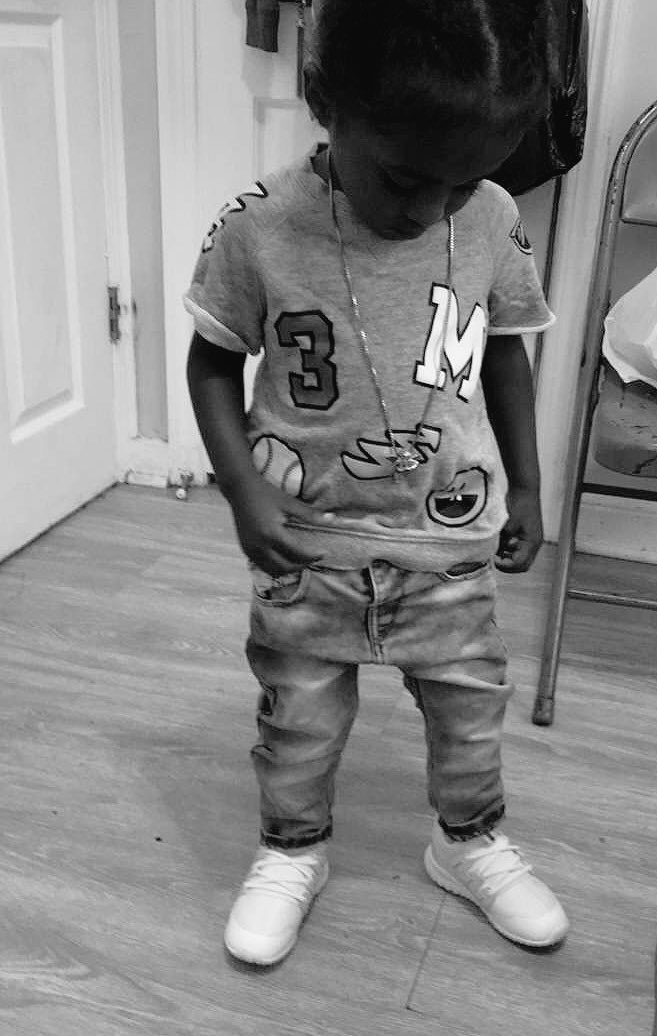 thatgirldaeee's tweet photo. Just Crown 👑 My Son King ! Cause He Deserve It ! Same Ⓜ️©Ⓜ️ Every Monday 👫💘 ! https://t.co/BKG90fATny