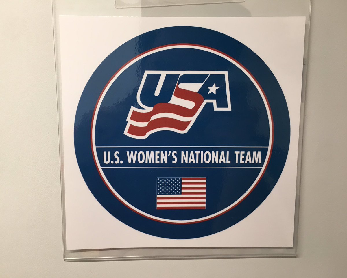 lpuck10's tweet photo. Always an honor to be at a @usahockey camp. #WNTCamp #tightlockerroom https://t.co/GHXWepYbT7
