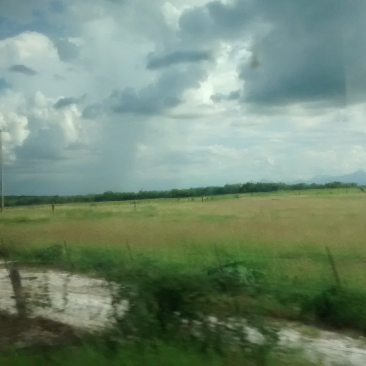 oliviasangzz's tweet photo. #galeana #Paisajes #fepama https://t.co/P02u0mJe79