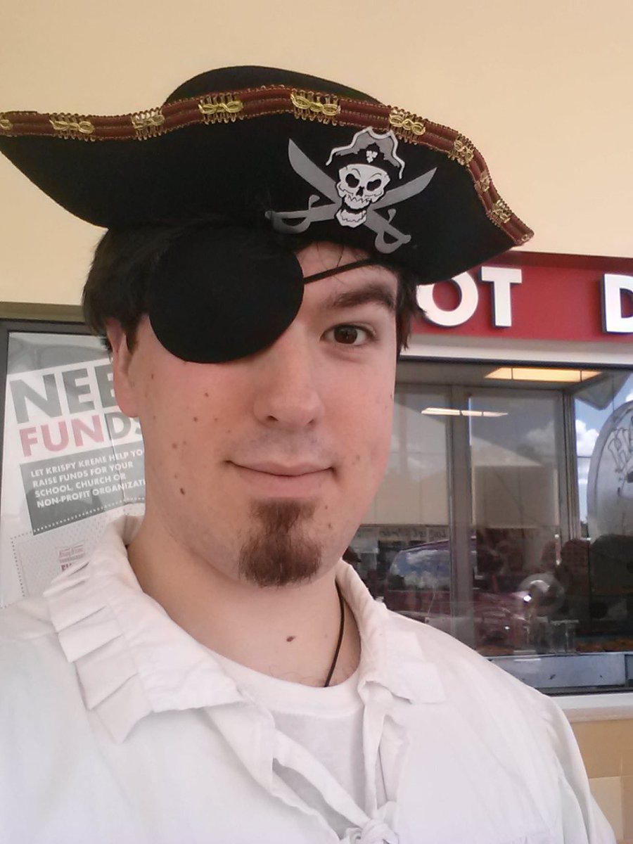 m9rfzzytwitch's tweet photo. Who else dressed up today for free krispe kreme doughnuts? #TLAPD2016 #krispykreme https://t.co/RYyZuZLF8N
