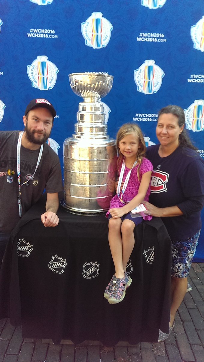 dragonyteXIV's tweet photo. #The5thSeason #WCH2016 @scotiahockey All the events are great! All the staff are friendly and helpful! Lot's of fun https://t.co/80EbanowwG