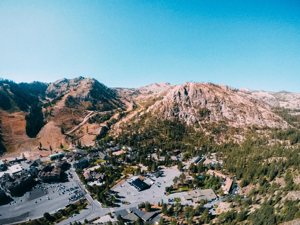 GoPro's tweet image. What up, #Tahoe? Shot on #GoProKarma w/ the #HERO5. Captured by @ShonBollock #GoPro